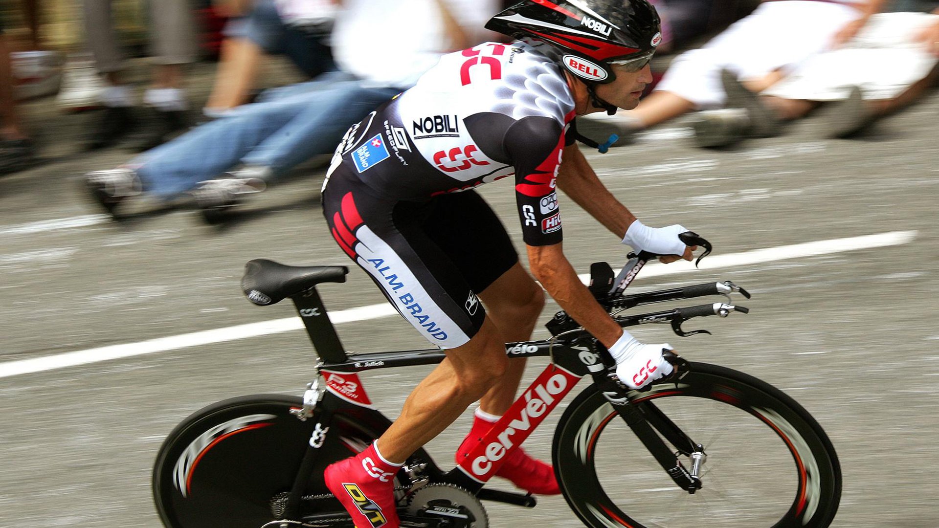 世界越野摩托赛：艰险赛道考验车手意志，越野摩托车比赛 视频 2019 最新